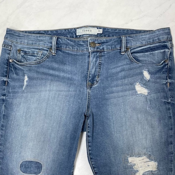 Torrid Distressed Patched Medium Wash Ankle Jeans Size 20 - Picture 3 of 7